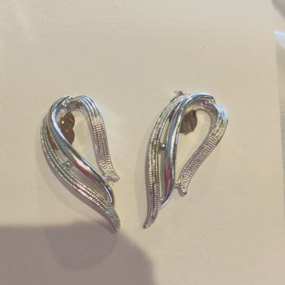 VTG Sarah Cov. Clip on earrings - Picture 3 of 5